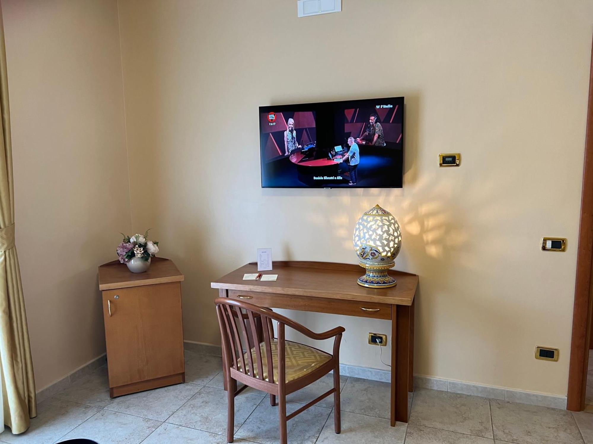 Hotel Maddaloni Tufino Екстер'єр фото