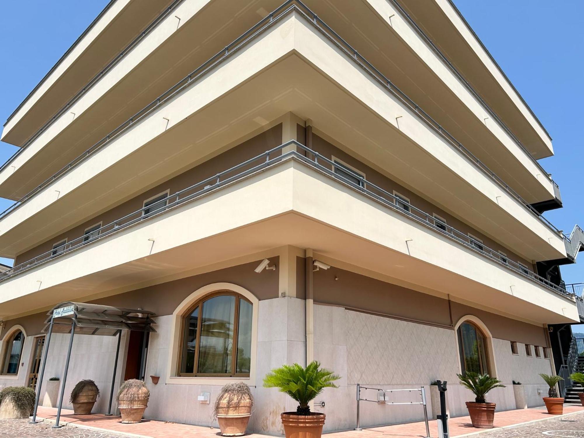 Hotel Maddaloni Tufino Екстер'єр фото