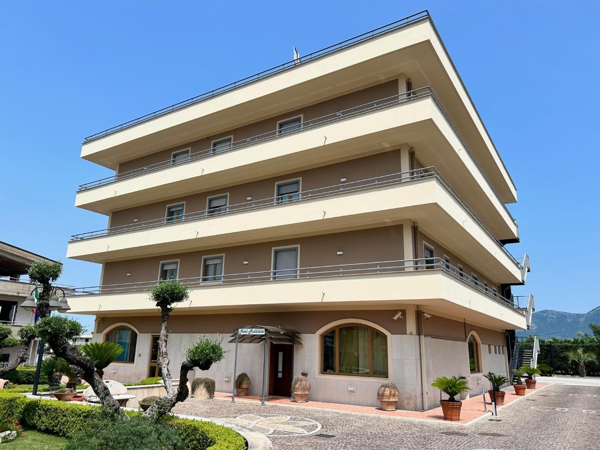 Hotel Maddaloni Tufino Екстер'єр фото